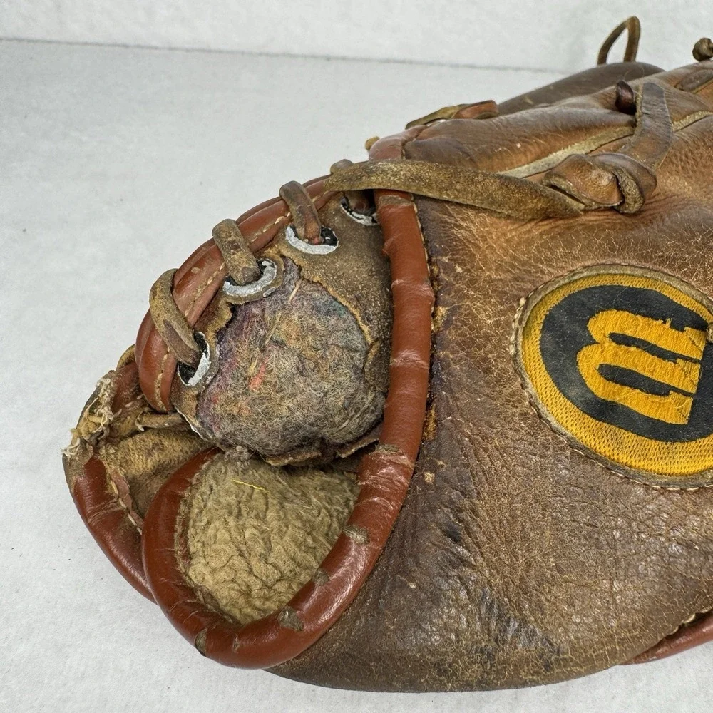 Wilson Fieldmaster A2603 Snap Action Right Thrower Baseball Glove‎